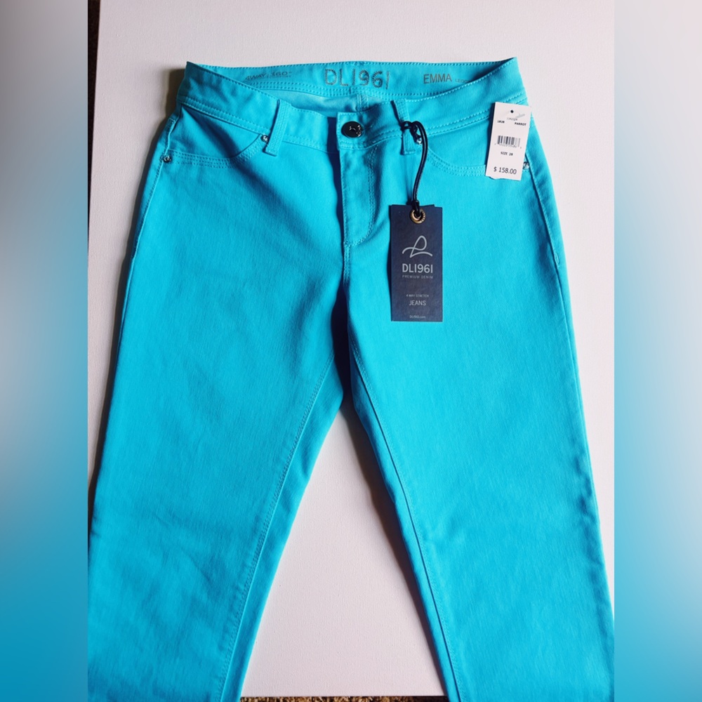 DL1961 Premium denim jeans in color Parrot